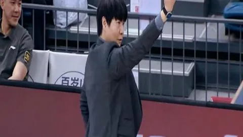 德甲第23轮：法兰克福与沃尔夫斯堡2-2握手言和